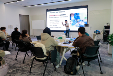 Hvordan forbereder Yitailock teamet sitt på smartere salg og sterkere markedstilstedeværelse?